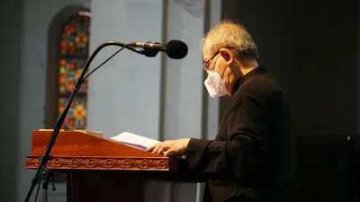 Video: Nhà thờ Đức Bà tổ chức Thánh lễ trực tiếp sau 6 tháng đóng cửa do dịch