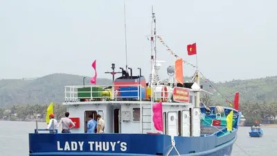  Cứu hộ cứu tàu cá vỏ thép bị nạn