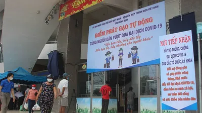 ATM gạo nghĩa tình kèm 5 quả trứng gà