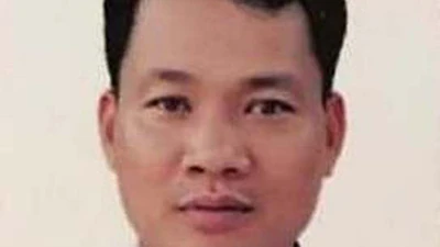 Cán bộ xã giả chữ ký, 'ăn chặn' tiền thờ cúng liệt sĩ