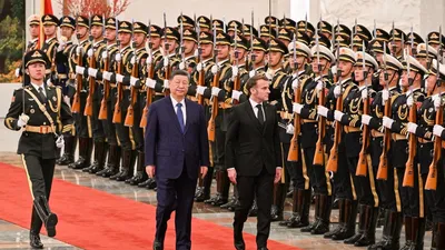 Hai ông Putin và Macron bận rộn công du, tranh thủ các ông lớn châu Á