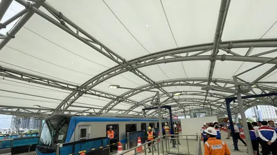Đang chạy thử tàu metro số 1 từ ga trung tâm Bến Thành về ga Suối Tiên