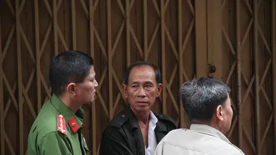 Vụ cháy đường Lê Văn Sỹ: 'Anh ơi mở cửa cho em...'