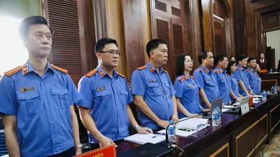 Xét xử vụ Vạn Thịnh Phát: Đại diện VKS đang công bố cáo trạng