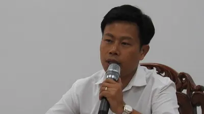 Chủ tịch Cà Mau tiếp những người tố giác bị mất trộm tôm tấn