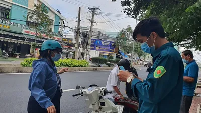 Cà Mau mở rộng xét nghiệm, tiêm chủng và huy động sức dân chống COVID-19