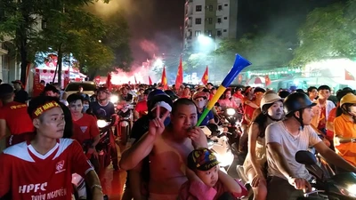 Thủ tướng chúc mừng HLV Park Hang-seo và Olympic Việt Nam