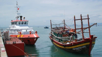 Tàu cá và bảy ngư dân gặp nạn đã thoát khỏi “móng vuốt” của Thần Sấm