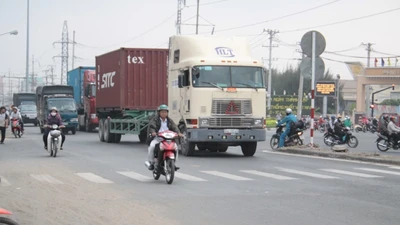 Long An: Nhiều lái xe ‘lờ’ lệnh cấm