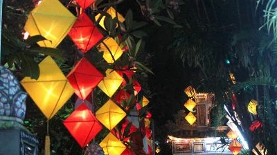 Huế lung linh trong mùa Phật đản