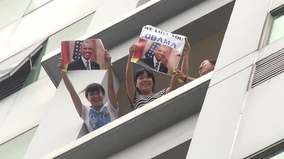 Muôn kiểu 'mục kích' Tổng thống Obama của người dân TP.HCM