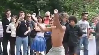 Trố mắt với màn trình diễn đường phố cực đẹp