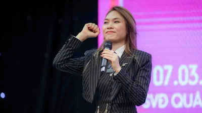 Mỹ Tâm bật khóc khi nhắc về hành trình 20 năm đi hát