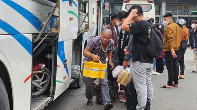 Ga tàu, bến xe Đà Nẵng tăng chuyến phục vụ hành khách dịp tết