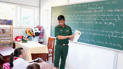 Người thầy không qua trường sư phạm, nhưng đã dạy nên gần 100 cuộc đời