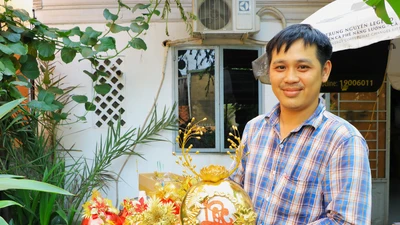 Dừa dát vàng 1 triệu đồng/cặp vẫn làm không kịp bán