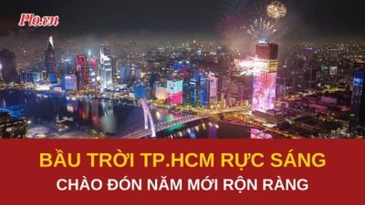 TP.HCM rực rỡ pháo hoa, người dân vỡ òa đón năm mới Bính Ngọ