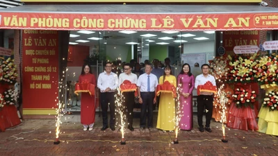 TP.HCM: Chính thức khai trương Văn phòng công chứng đầu tiên được chuyển đổi từ Phòng công chứng