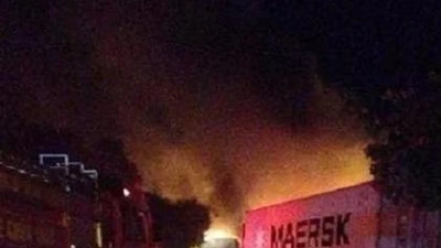 2 xe tông nhau bốc cháy, tài xế và bé gái 4 tuổi tử vong 