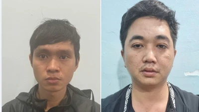 Hai kẻ trộm đang phá két sắt trong tiệm vàng thì bị công an bắt giữ