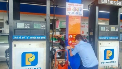 Đồng Nai lập đường dây nóng tiếp nhận phản ánh về cửa hàng xăng dầu găm hàng