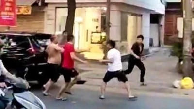 Tạm giữ 4 người liên quan vụ hỗn chiến trên đường sau va chạm giao thông