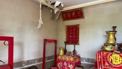 2 thanh niên đột nhập vào miếu lấy trộm đồ thờ cúng mang đi bán