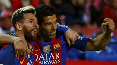 Messi giúp Barcelona tiếp tục bám đuổi Real