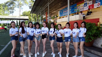 Hơn ba đội “ủ mưu” vô địch nhưng chỉ có một chiếc cúp