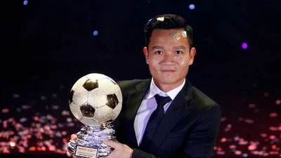 Thanh Trung đoạt QBV, Công Phượng đoạt giải “kích view”