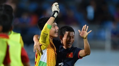 Thủ môn Duy Dũng 2 lần giúp Việt Nam đả bại Thái Lan