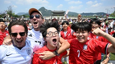 Xem fan Hàn Quốc tham gia World Cup mà... ước