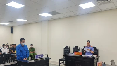 Vụ cháy làm 3 chiến sỹ PCCC hi sinh: VKS đề nghị mức án kịch khung với chủ quán karaoke 