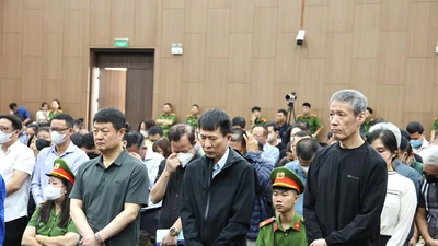 VKS đề nghị mức án với nhóm bị cáo nước ngoài tổ chức đánh bạc tại King Club