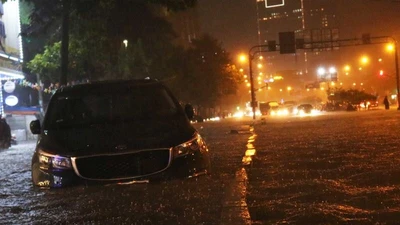Lý giải nguyên nhân trận mưa gây ngập nặng tối 6-8 ở TP.HCM