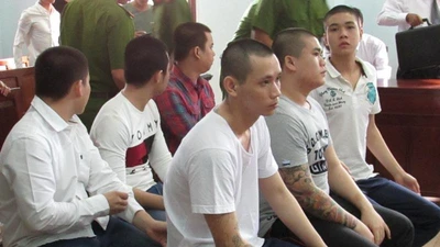Xét xử vụ giết người tại vũ trường V18 Cần Thơ