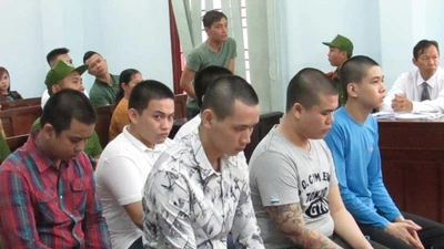 Hoãn xử vụ giết người ở vũ trường V18 Cần Thơ