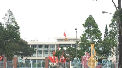 Cần Thơ: Bắt buộc người dân đeo khẩu trang khi ra khỏi nhà