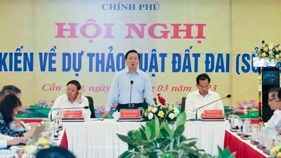 Phó Thủ tướng Trần Hồng Hà chủ trì lấy ý kiến các tỉnh miền Nam về dự thảo Luật Đất đai sửa đổi
