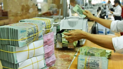 Doanh nghiệp đành 'ngậm bồ hòn' khi ngân hàng cố tình lách luật