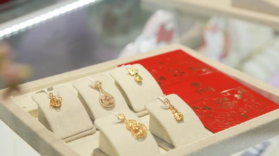 Giá vàng lập kỷ lục, thị trường 'hồi hộp' trước dự báo chạm mốc mới