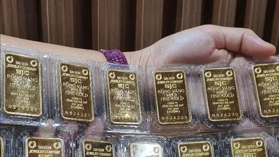 Vía Thần Tài: Vàng nhẫn 9999, vàng miếng SJC được mua thoải mái