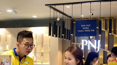 Giá vàng nội địa ‘bỏ xa’ giá thế giới