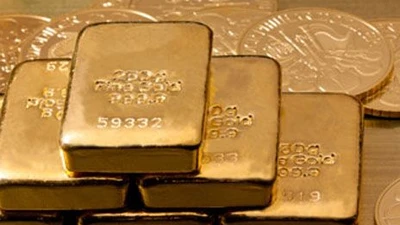 Vàng, bạc 'rơi tự do', bốc hơi hàng chục triệu đồng mỗi lượng nhưng...