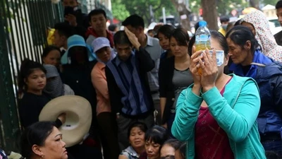 Thực hư chuyện ‘thánh cô’ trị bách bệnh trước cổng Bệnh viện K