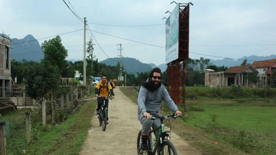 Đạo diễn Kong Skull Island trở lại Quảng Bình