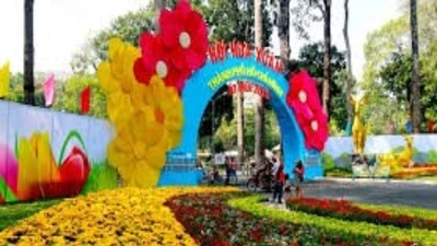 Hơn 4.000 kỳ hoa dị thảo tại Hội hoa xuân Đinh Dậu 2017