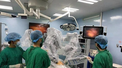 Bệnh nào được phẫu thuật bằng robot, chi phí bao nhiêu?
