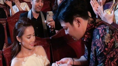 Trường Giang xin lỗi sau màn chiếm sóng cầu hôn