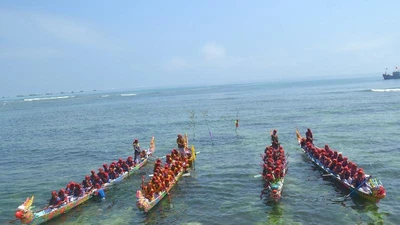 Lễ hội đua thuyền ở Lý Sơn và chuyện cá độ